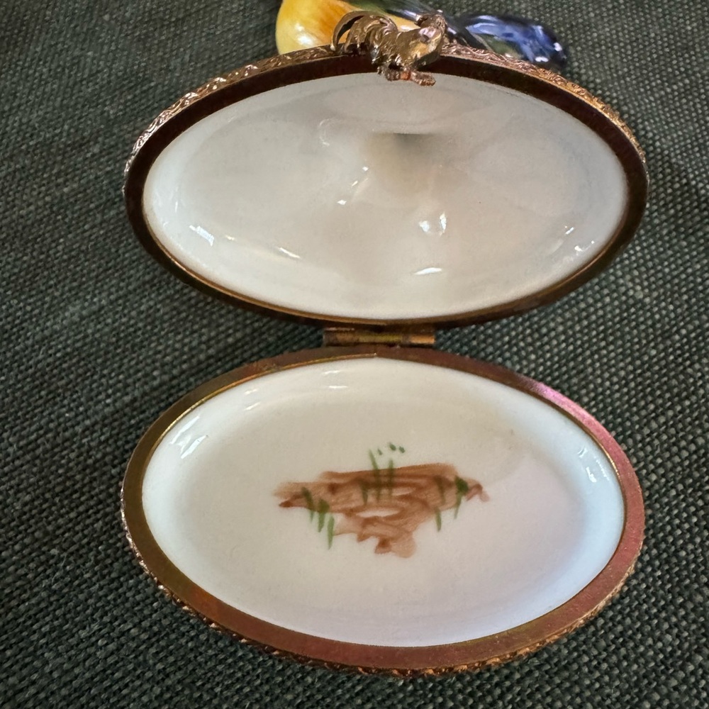 Limoges Hand-Painted Rooster Trinket Box - Picture 7 of 10